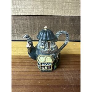 Hometown Teapot Cottage Ice Cream Shoppe Miniature Village